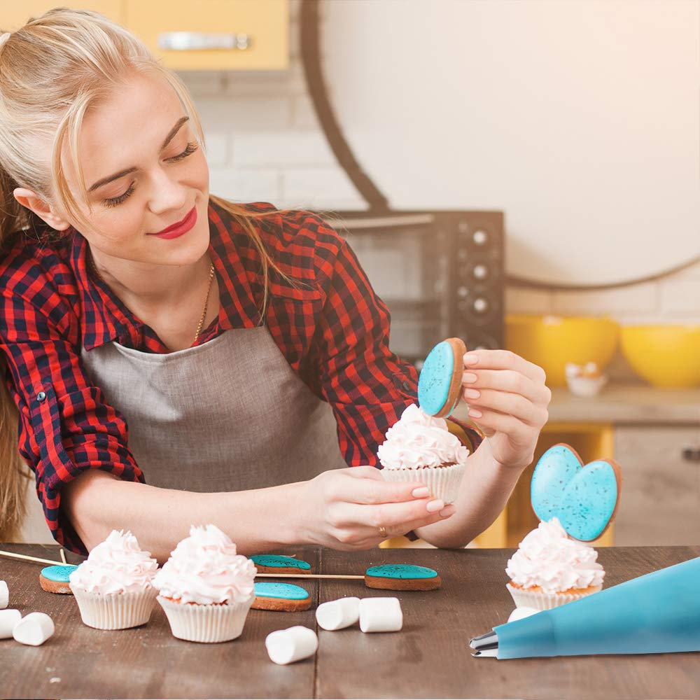Kasmoire 24Pcs Cake Decorating Kit with 6 Piping Tips & Reusable Bags