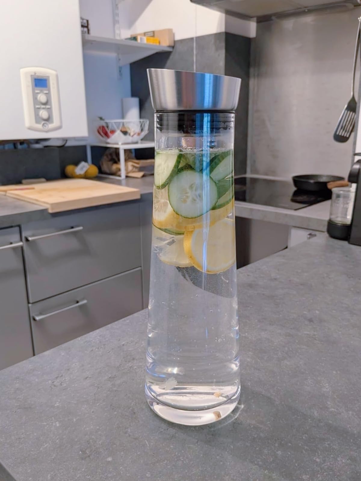 GLASKEY Glass Water Carafe with Lid,1200ml Borosilicate Glass Juice Pitcher with Stainless Steel Gravity Lid,Clear Water Pitcher for Ice Tea, Lemonade, Coffee,Juice Beverage,40 oz