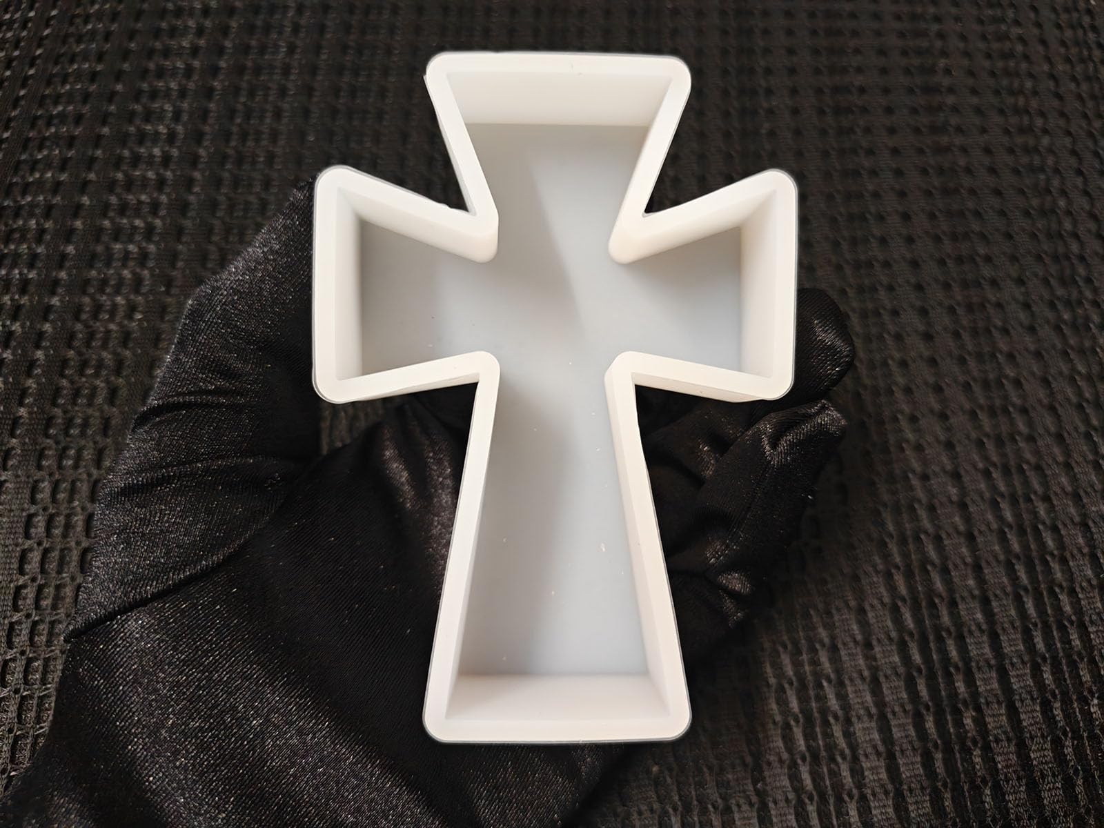【300+ Design Optional】 Fuehbur Cross Pendant Freshie Mold, Silicone Epoxy Resin Molds for Car Freshies, Aroma Beads, Soap Candle Pendant Mould-Oven Safe
