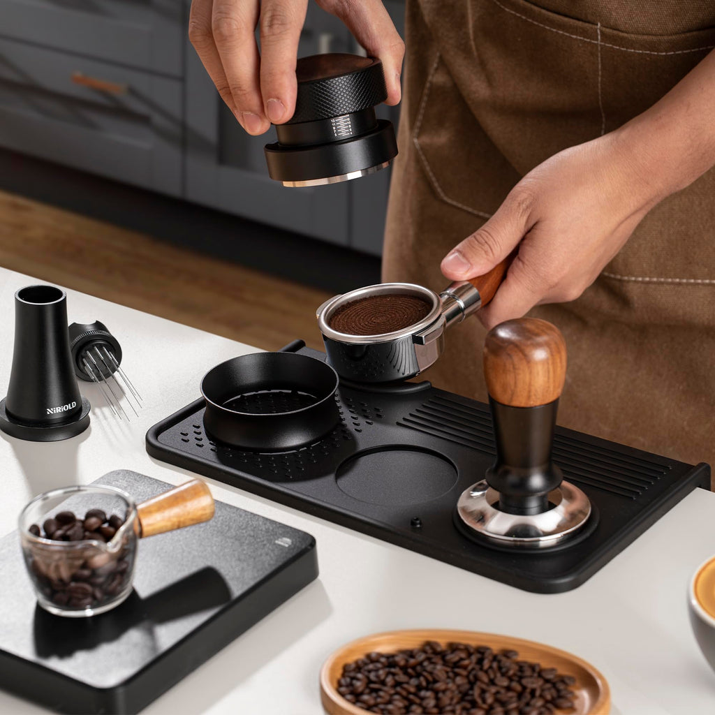 NiRiOLD Espresso Tamping Mat, Coffee Tamper Mat, Food Grade Silicone 10.43″×5.63″ Portafilter Mat for Barista Espresso Machine Acceessories, Waterproof Heat Resistant Tamp Station for counter (Black)