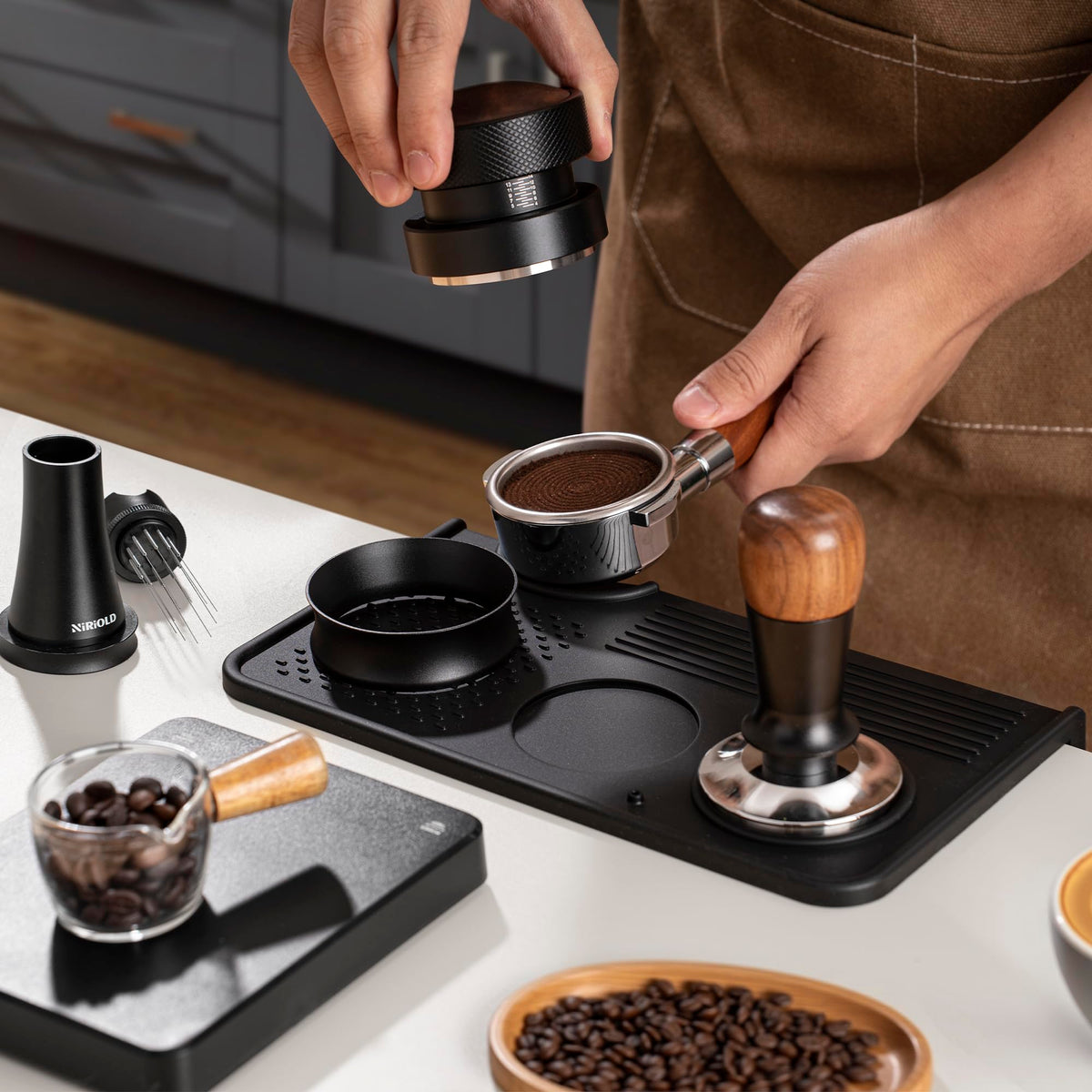 NiRiOLD Espresso Tamping Mat, Coffee Tamper Mat, Food Grade Silicone 10.43″×5.63″ Portafilter Mat for Barista Espresso Machine Acceessories, Waterproof Heat Resistant Tamp Station for counter (Black)