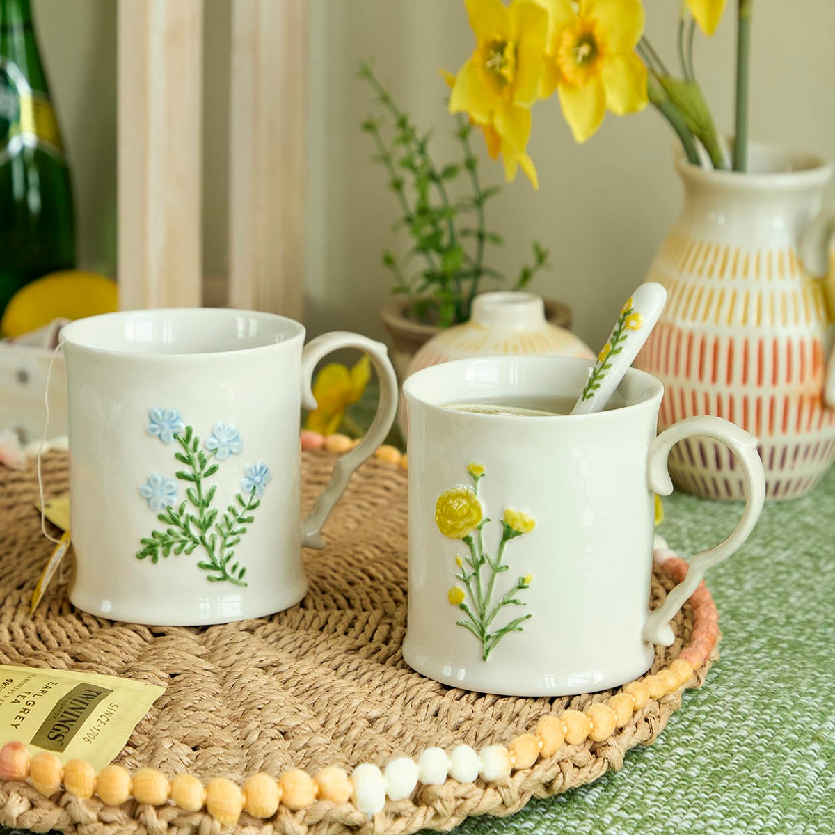 DELIGHTS GALORE Ceramic coffee Mugs, Set of 1 Yellow Flower - 16oz, Hand-Painted, Microwave heating and dishwasher cleaning available, Ideal for Daily Brews