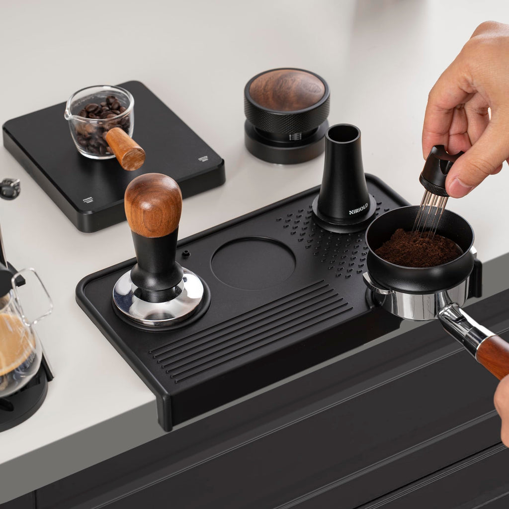 NiRiOLD Espresso Tamping Mat, Coffee Tamper Mat, Food Grade Silicone 10.43″×5.63″ Portafilter Mat for Barista Espresso Machine Acceessories, Waterproof Heat Resistant Tamp Station for counter (Black)