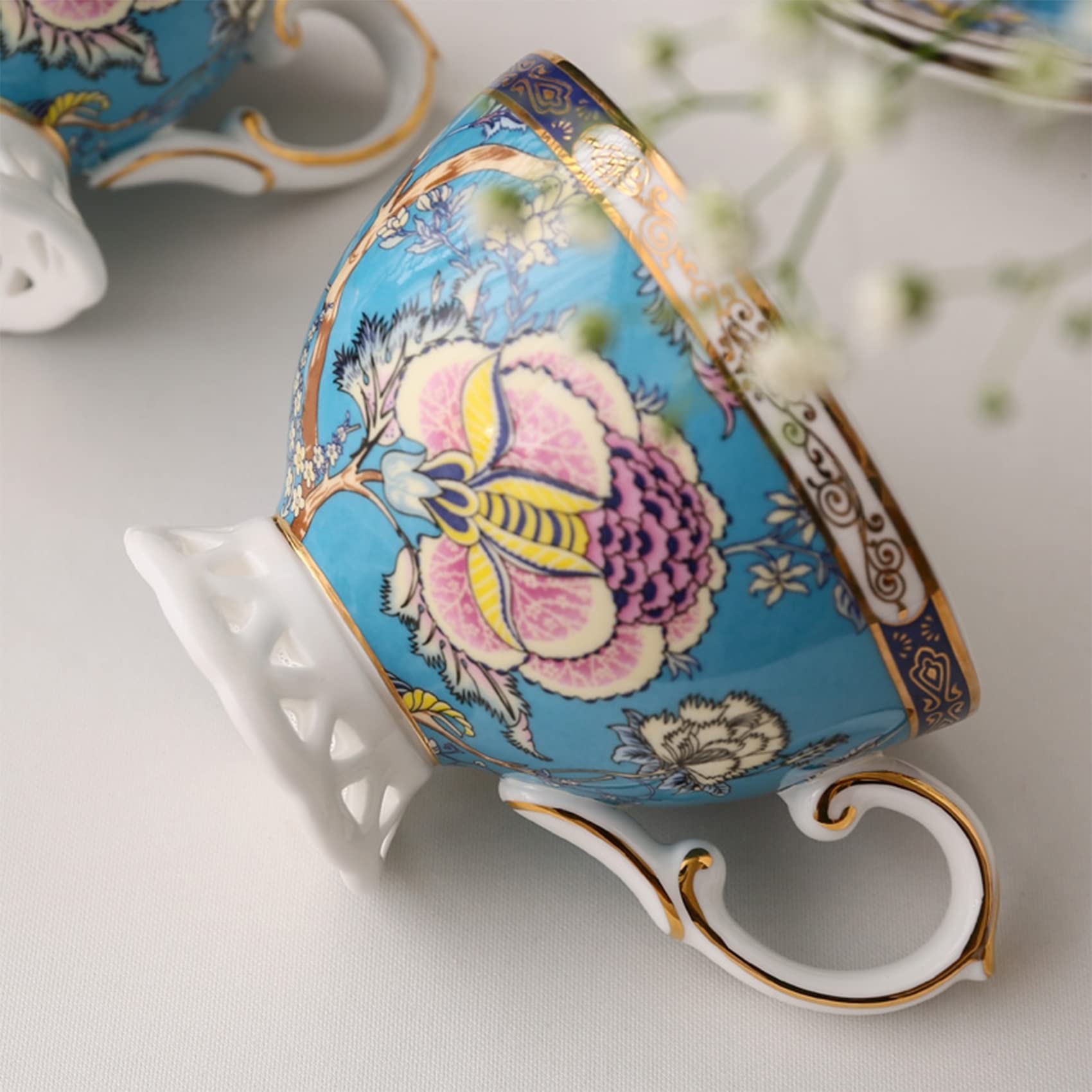 ACMLIFE Bone China Tea Cups, Tea Cup and Saucer Set for 1 Blue and White China Tea Cup 6.7oz Floral Vintage China Coffee Set for Women Party Gift Giving with Gold Trim and Gift Box