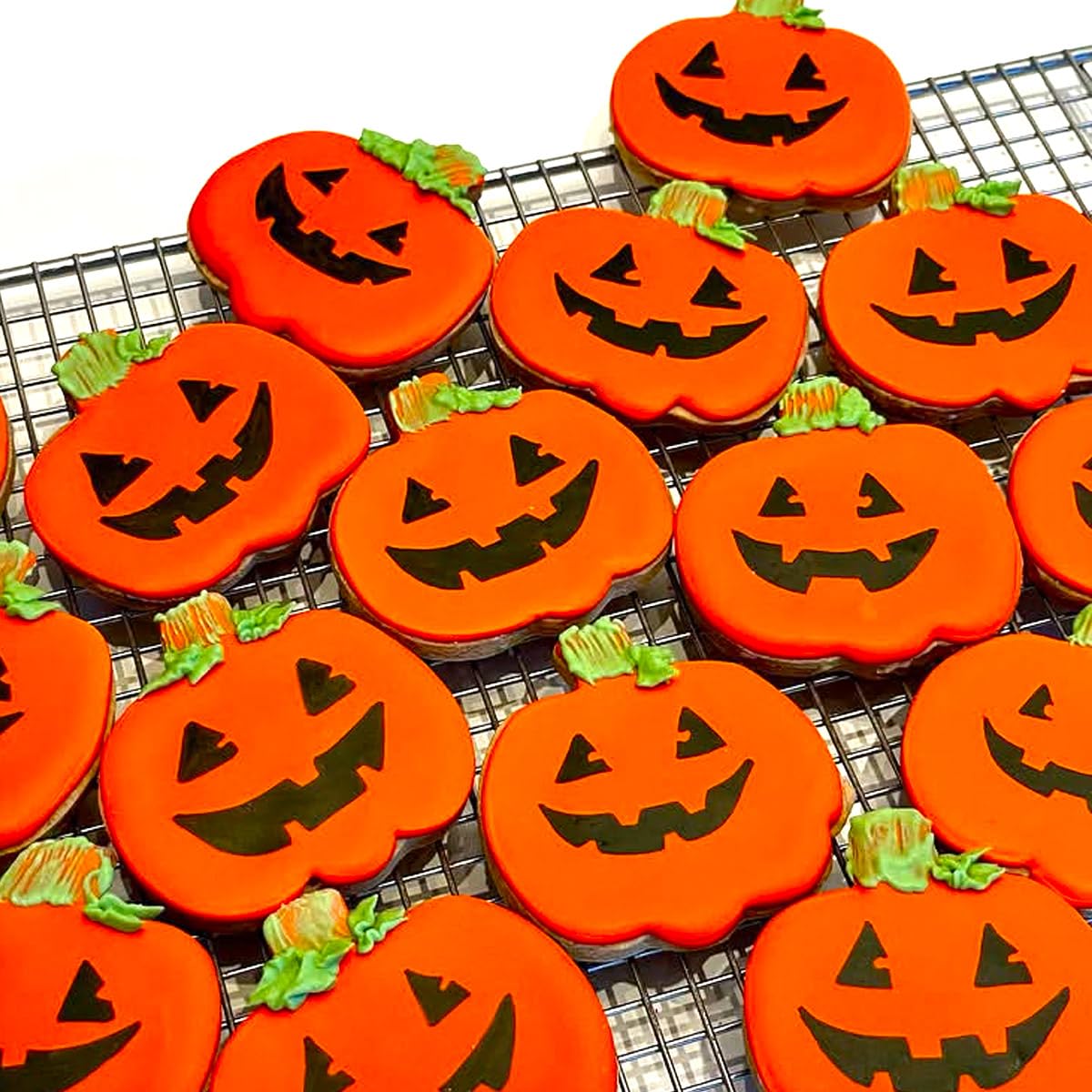 Kanehosi Halloween Cookie Cutters 7Pcs, Easy to Clean & Demold