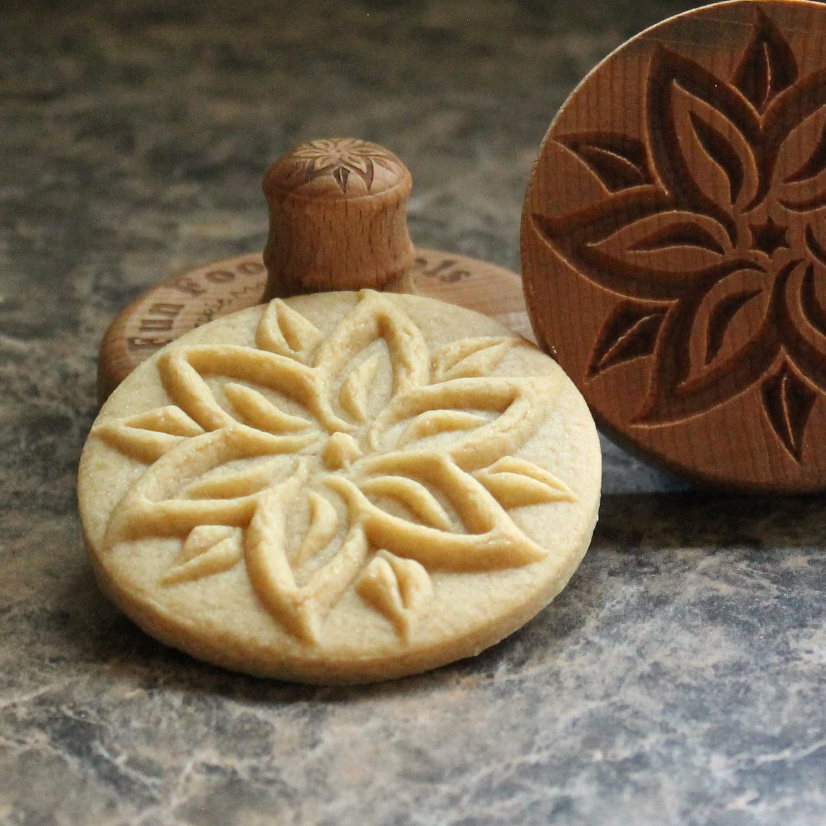 Fun Food Tools, Wood Cookie Stamp, 2.5 Inch (Poinsettia CS-014)