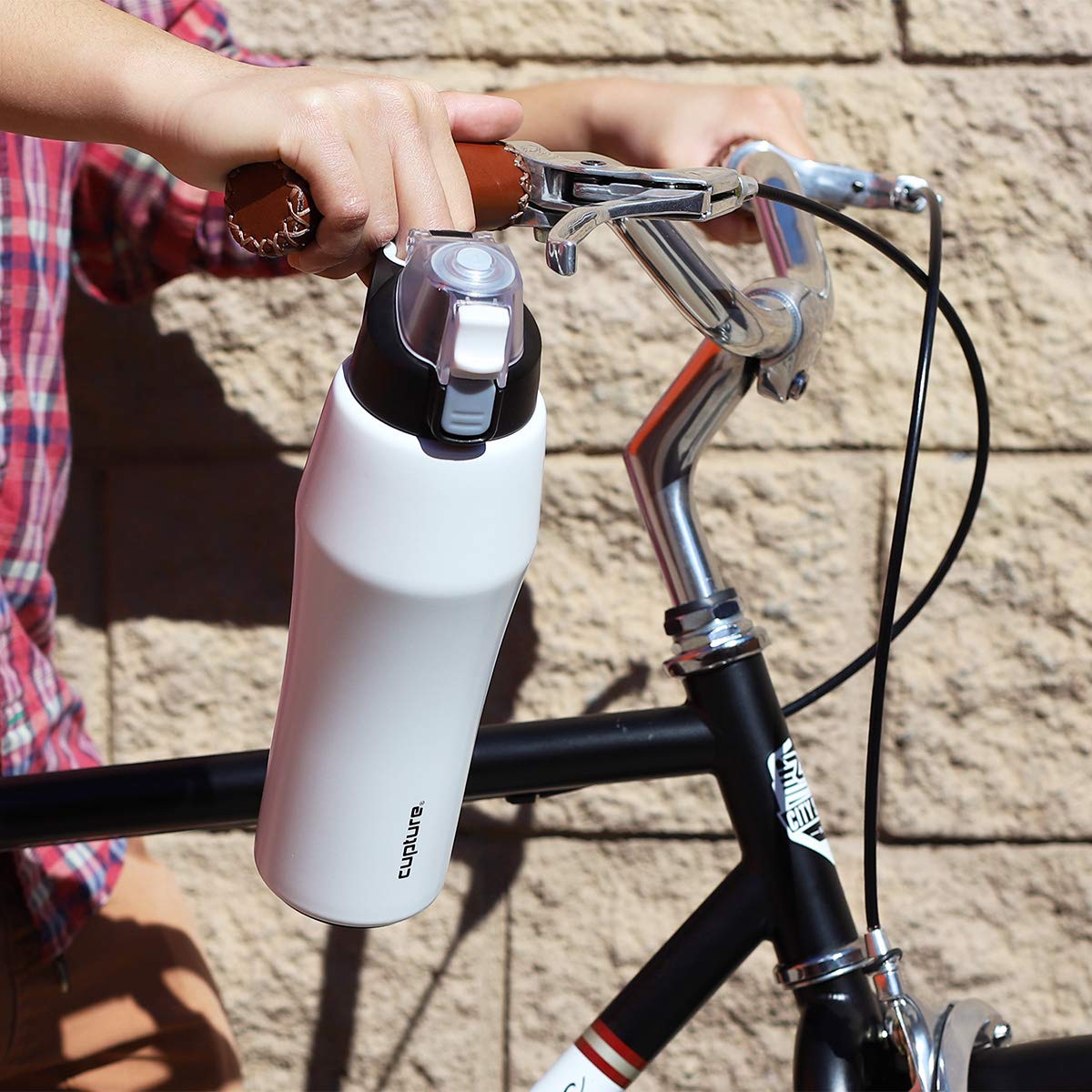 Cupture Action Water Bottle Flip Top with Handle - 22oz Stainless Steel Vacuum-Insulated (White)