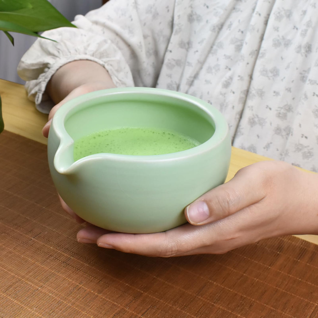 Artcome 4 Pcs Complete Matcha Ceremony Kit - Japanese Bowl With Pouring Spout, Whisk, Holder, Scoop - Tea Set for Making Usucha, Koicha and Latte (Green)