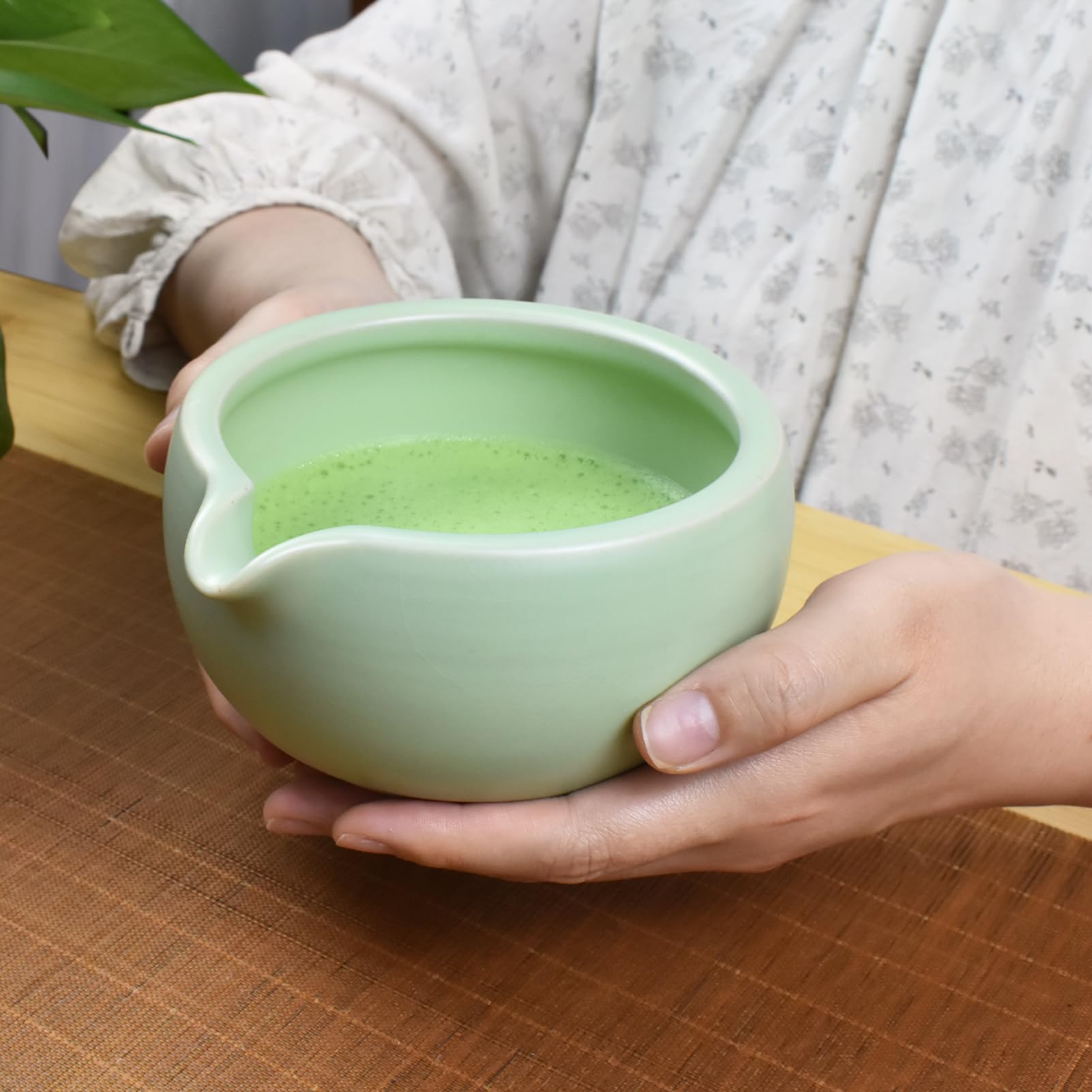 Artcome 4 Pcs Complete Matcha Ceremony Kit - Japanese Bowl With Pouring Spout, Whisk, Holder, Scoop - Tea Set for Making Usucha, Koicha and Latte (Green)