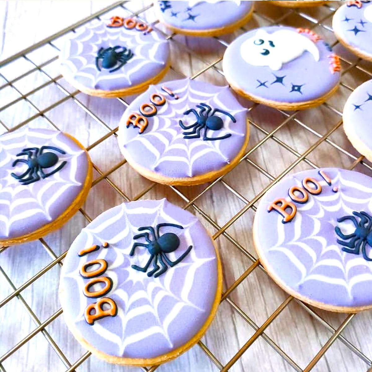 Kanehosi Halloween Cookie Cutters 7Pcs, Easy to Clean & Demold