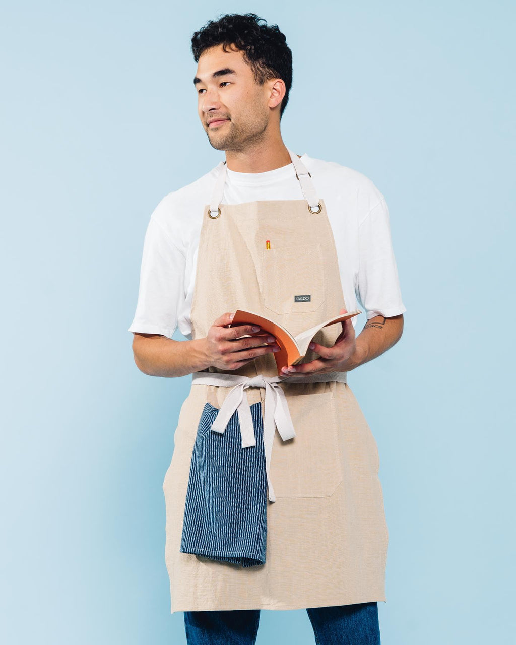 Caldo Linen Kitchen Apron for Cooking- Mens and Womens Linen Bib Apron for Professional Chef, Server, or Barista- Adjustable with Pockets (Bone)