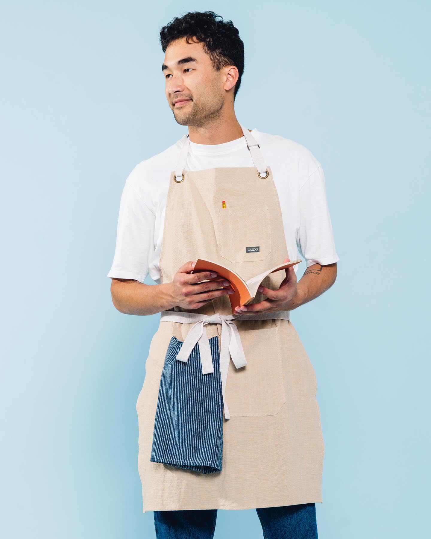 Caldo Linen Kitchen Apron for Cooking- Mens and Womens Linen Bib Apron for Professional Chef, Server, or Barista- Adjustable with Pockets (Bone)
