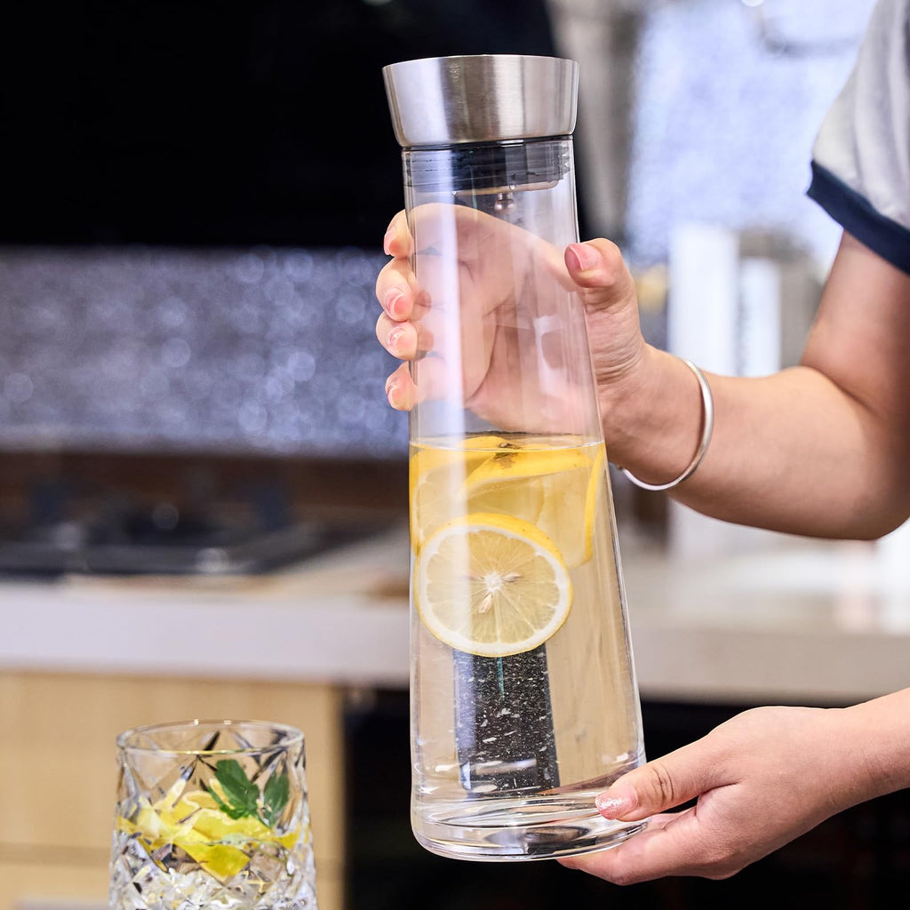 GLASKEY Glass Water Carafe with Lid,1200ml Borosilicate Glass Juice Pitcher with Stainless Steel Gravity Lid,Clear Water Pitcher for Ice Tea, Lemonade, Coffee,Juice Beverage,40 oz
