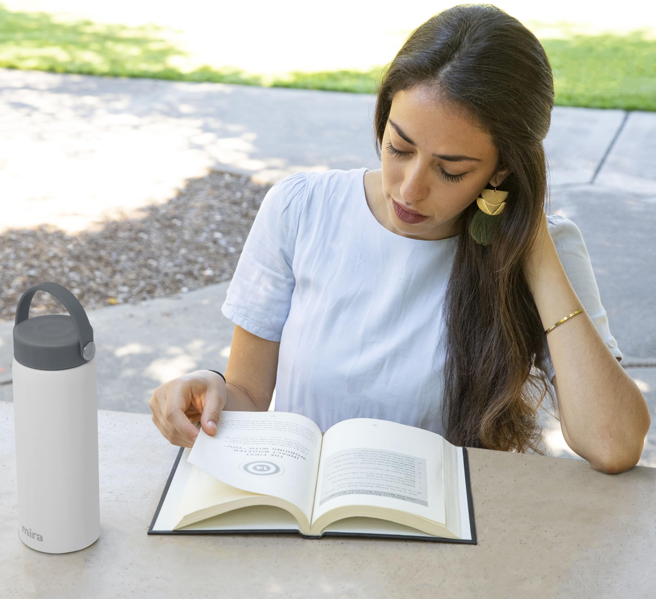 MIRA 18 oz Tea Infuser Thermo - Stainless Steel Travel Bottle with Removable Strainer for Loose Leaf Tea - Insulated Hot & Cold Brew Steeper - White