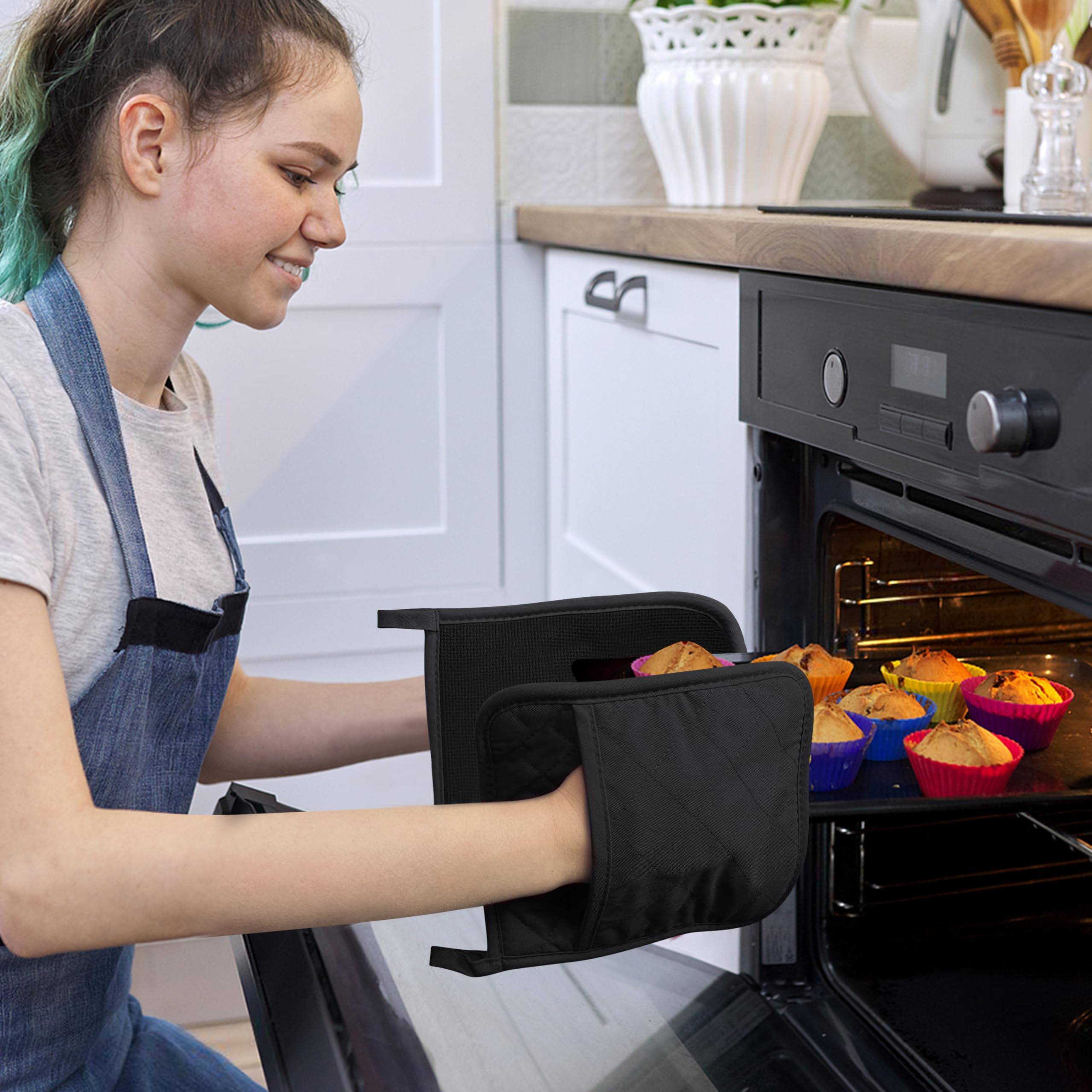 YEKOO 2Pcs Cotton and Neoprene Oven Pads Pot Holders with Pocket 8"x8.5" Dual-Function Hot Pad Set for Finger Hand Wrist Protection Heat Resistant to 428°F,Gray