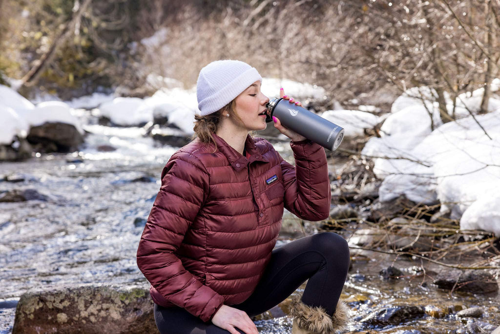 HYDRO CELL Stainless Steel Insulated Water Bottle with Straw - For Cold & Hot Drinks - Metal Vacuum Flask with Screw Cap and Modern Leakproof Sport Thermos for Adults (Graphite 24oz)