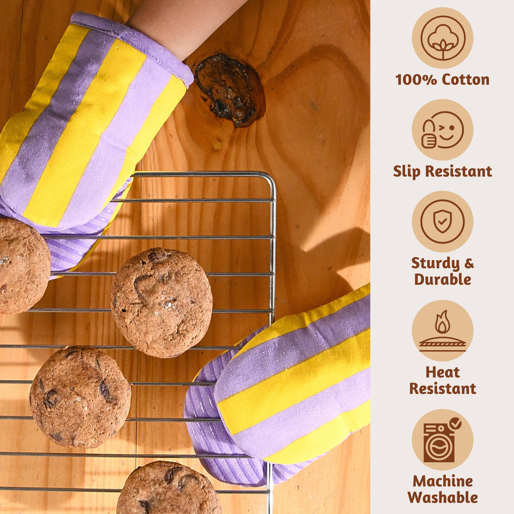Folkulture Halloween Oven Mitts, Set of 2, Heat Resistant - (5.75"x9")
