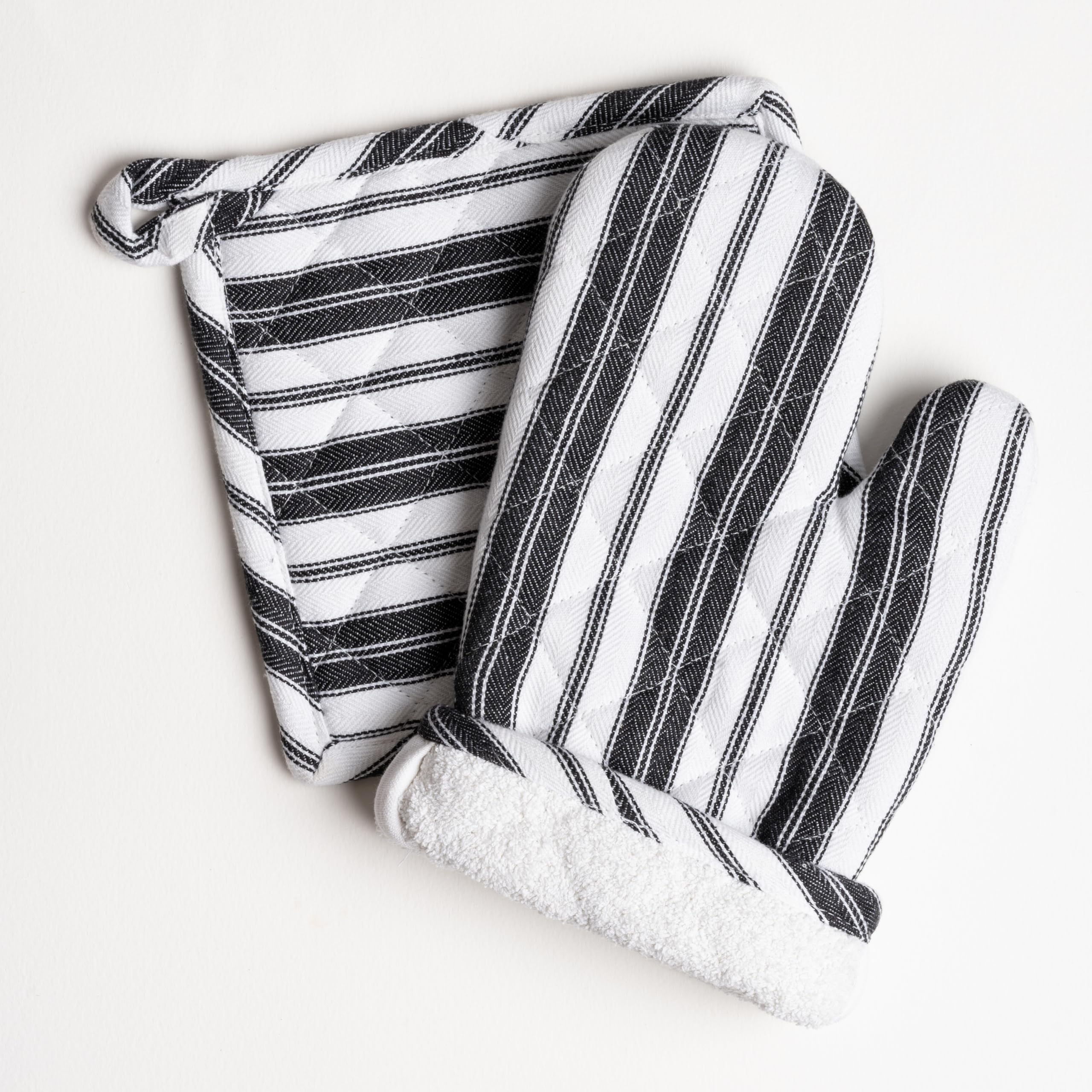 Oven Mitts & Potholder Set - Durable Heat Resistant Gloves - Thick Mittens for Kitchen - Suitable for Cooking, Baking, Grilling - BBQ- 2 Oven Mitts & 2 Potholders - Black Stripes - Casa De Lan